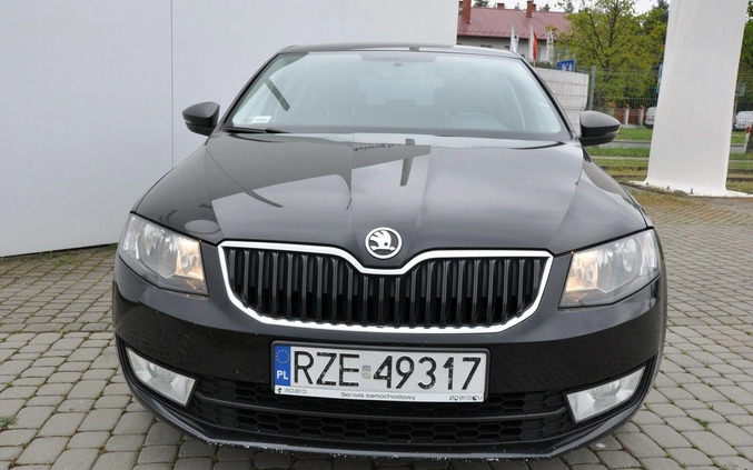 Skoda Octavia cena 37500 przebieg: 202252, rok produkcji 2016 z Łuków małe 67